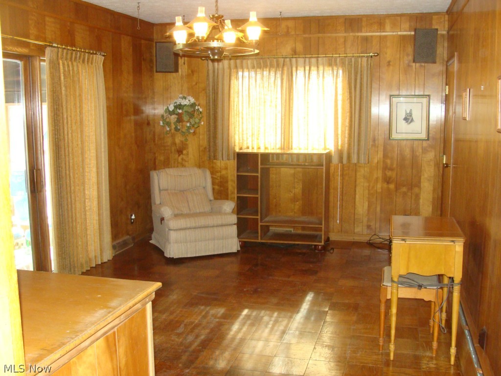 5678 Falkirk Road Lyndhurst, OH 44124 - Photo 4 of 14
