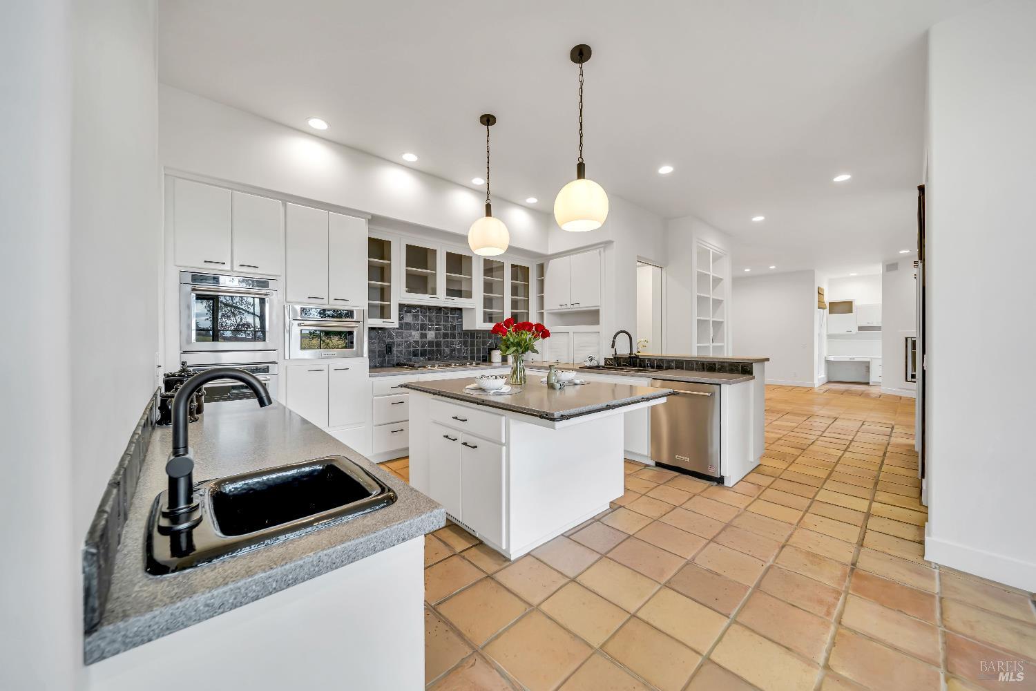 1041 Las Amigas Road Napa, CA 94559 - Photo 5 of 45