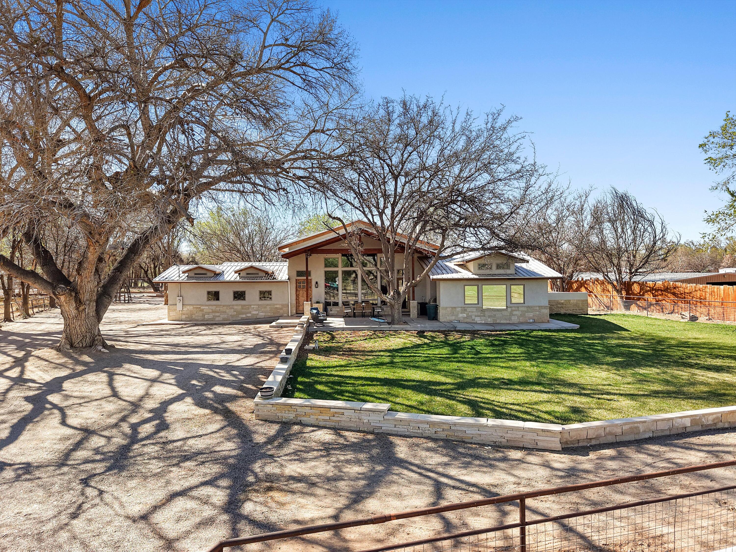 6735 Corrales Road Corrales, NM 87048 - Photo 6 of 130 Gallery Image 6
