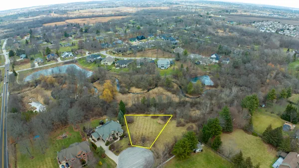 $153,000 | 7 Lydia Court, South Elgin, IL 60124