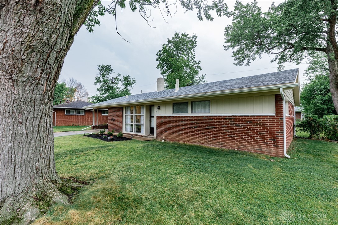 493 Crystal Drive Riverside, OH 45431 - Photo 2 of 13