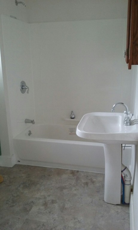 11 Myrtle Street Clinton, MA 01510 - Photo 5 of 9 Gallery Image 5