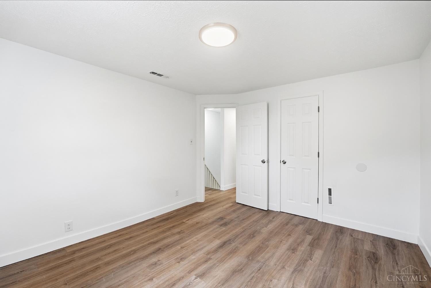 6056 Red Bank Road Cincinnati, OH 45213 - Photo 27 of 33