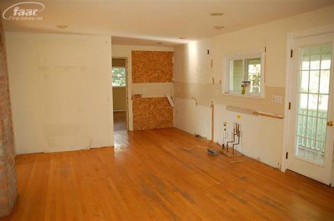 1171 Seymour Road Flint, MI 48532 - Photo 6 of 13 20153564-5.JPG