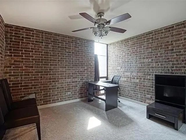 $169,900 | 2933 Baltimore Avenue, Unit 203, Kansas City, MO 64108