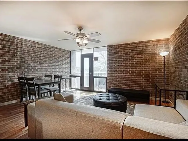 $169,900 | 2933 Baltimore Avenue, Unit 203, Kansas City, MO 64108