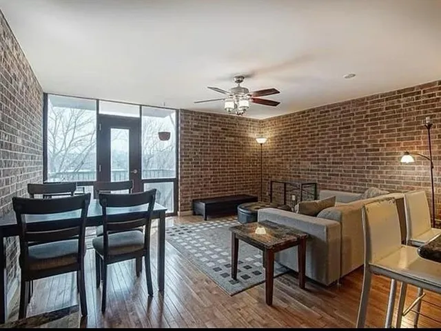 $169,900 | 2933 Baltimore Avenue, Unit 203, Kansas City, MO 64108