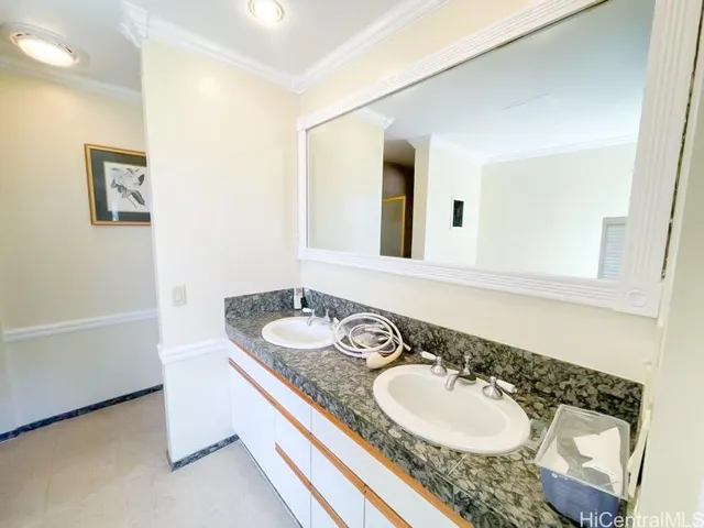 $5,000 | 123 Maunalua Avenue, Unit 18, Honolulu, HI 96821