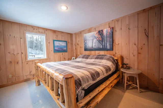 $575,000 | 12 Colonial Ridge Road, West Dover, VT 05356