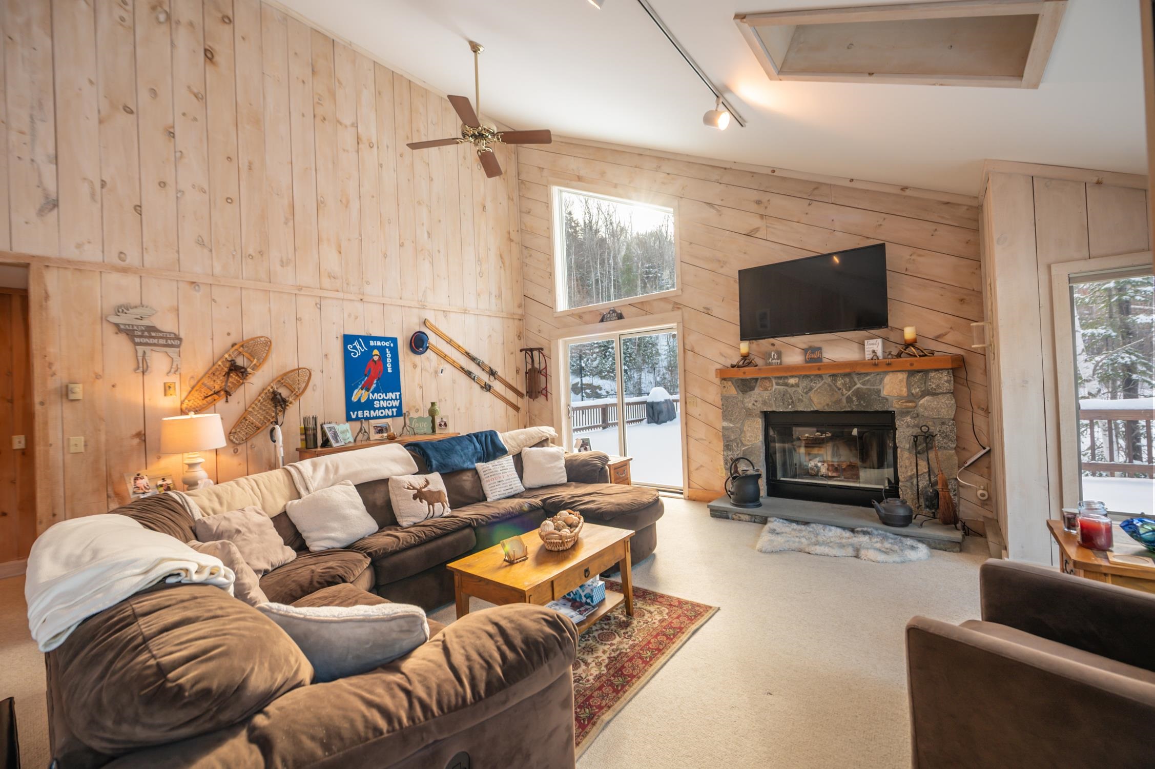 12 Colonial Ridge Road West Dover, VT 05356 - Photo 2 of 26