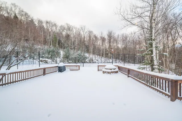 $575,000 | 12 Colonial Ridge Road, West Dover, VT 05356