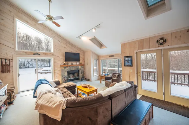 $575,000 | 12 Colonial Ridge Road, West Dover, VT 05356