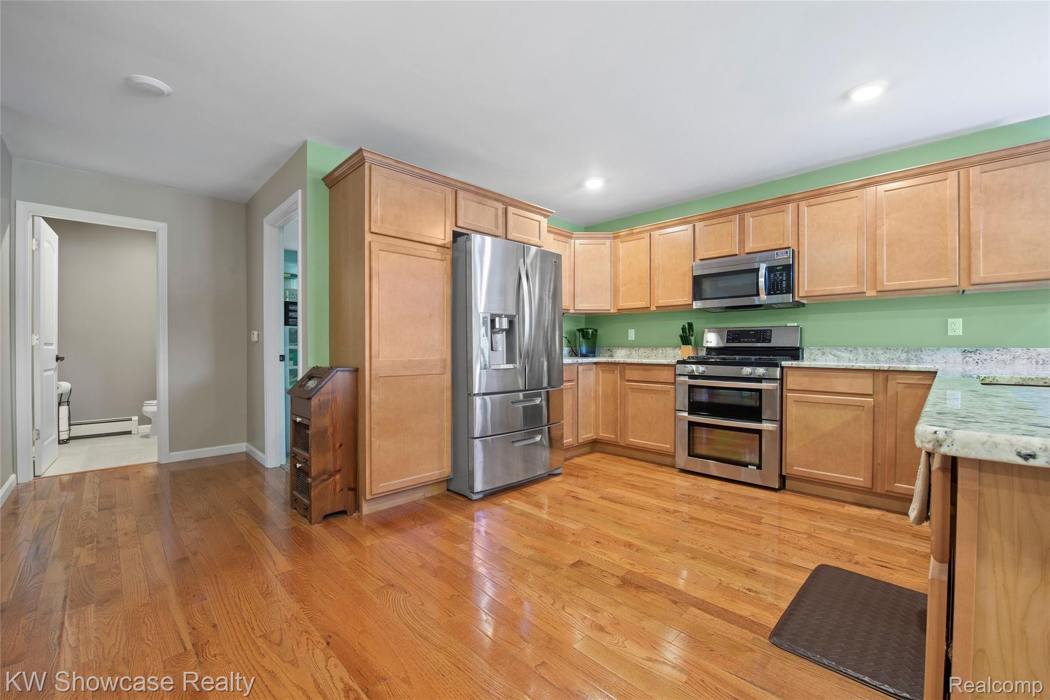 6150 Bullard Road Fenton, MI 48430 - Photo 20 of 59 DSC_1345.jpg