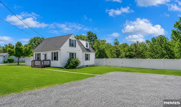 $800,000 | 106 Steinmetz Road, Hillsborough, NJ 08844