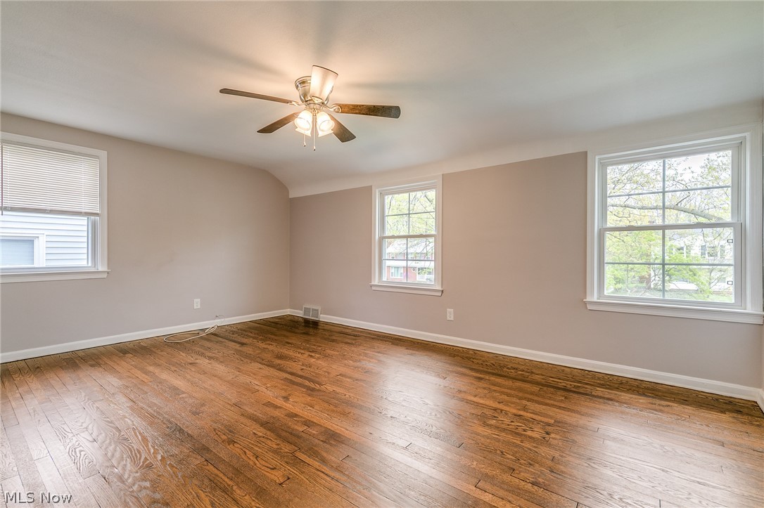 1138 Croyden Road Lyndhurst, OH 44124 - Photo 21 of 35