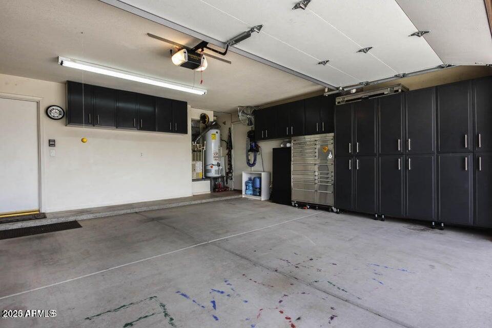 2720 South Los Altos Place Chandler, AZ 85286 - Photo 18 of 20 a view of a garage