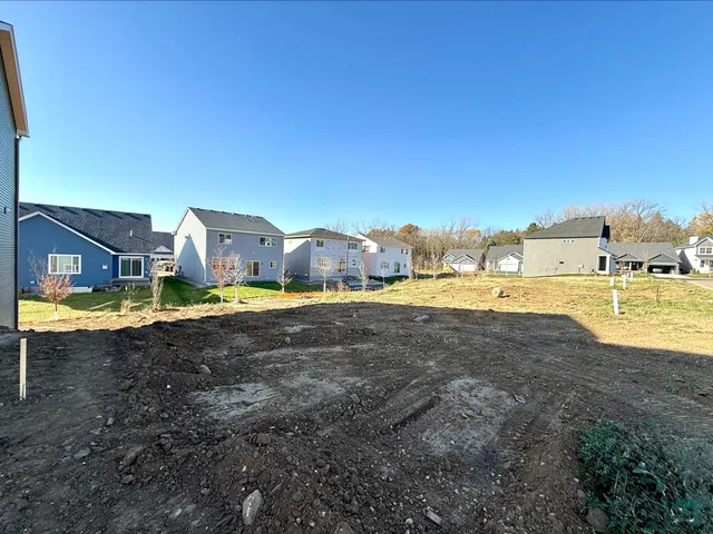 $127,000 | 7827 Austin Path, Inver Grove Heights, MN 55077