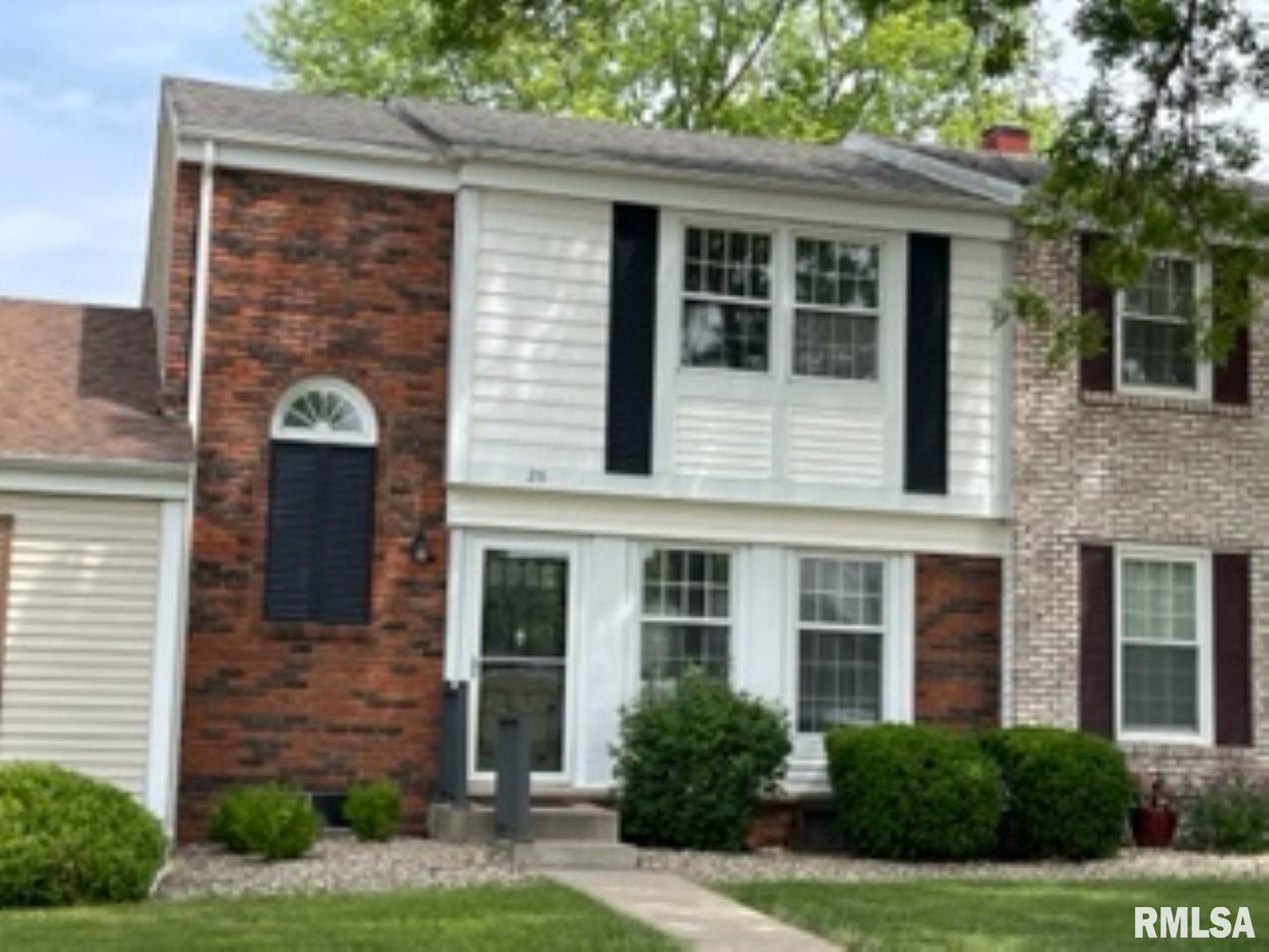 25 South Yorktown Road Macomb, IL 61455 - Photo 1 of 26 Gallery Image 1