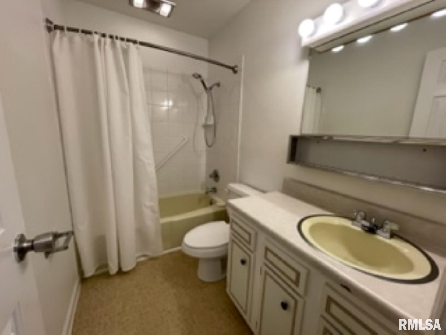 25 South Yorktown Road Macomb, IL 61455 - Photo 18 of 26 Gallery Image 18