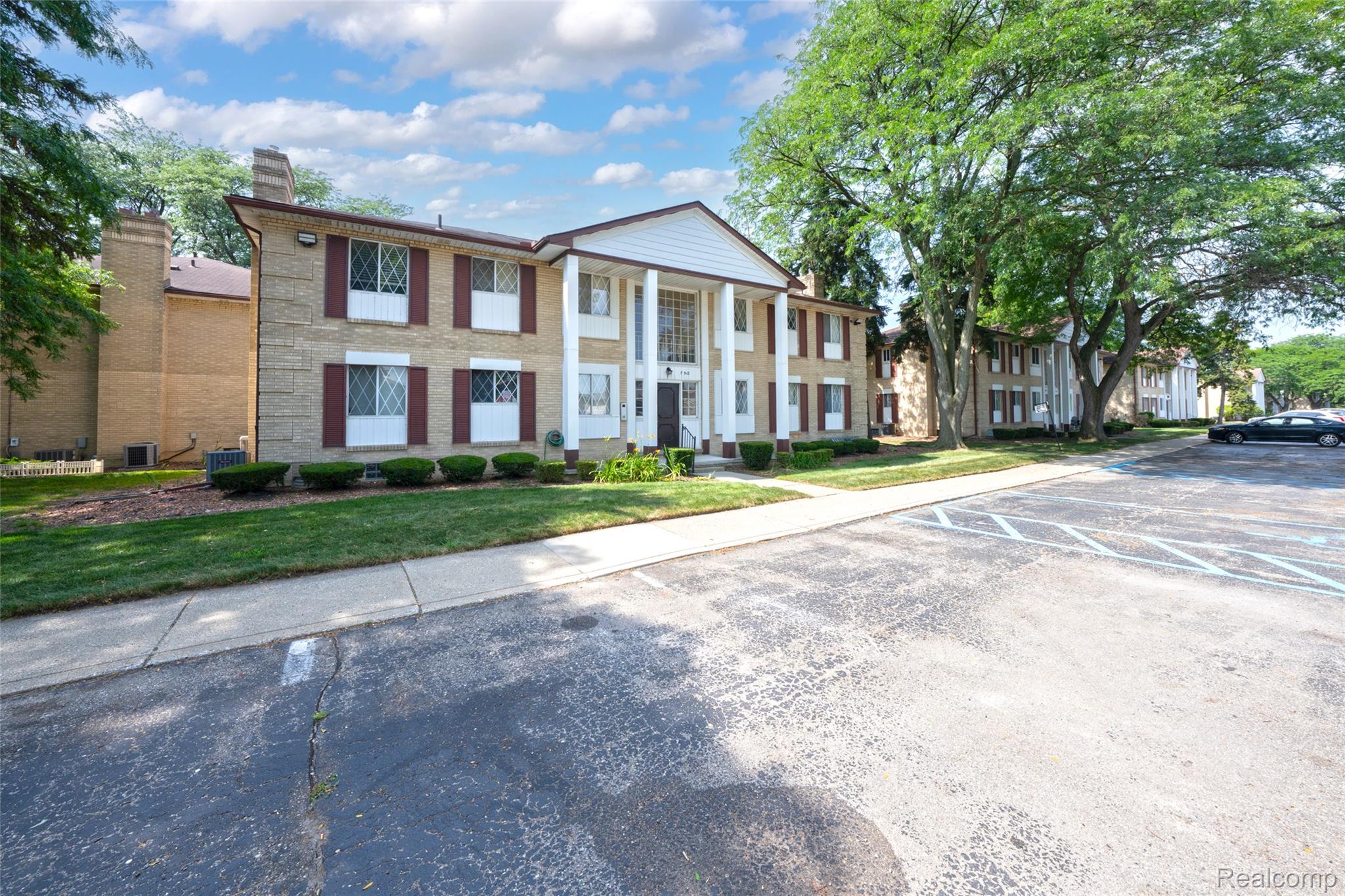 29289 Hayes Road, Unit F10 Warren, MI 48088 - Photo 4 of 40 04_Front Elevation-3.jpg