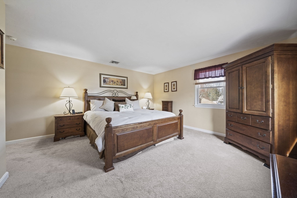 19 Selwyn Road Braintree, MA 02184 - Photo 15 of 40