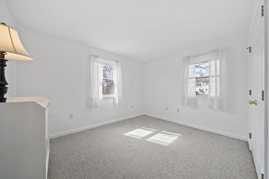 19 Selwyn Road Braintree, MA 02184 - Photo 18 of 40