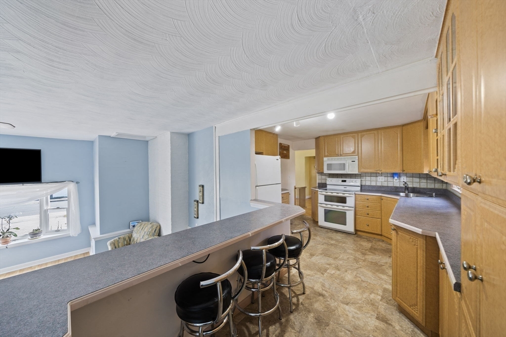 19 Selwyn Road Braintree, MA 02184 - Photo 6 of 40