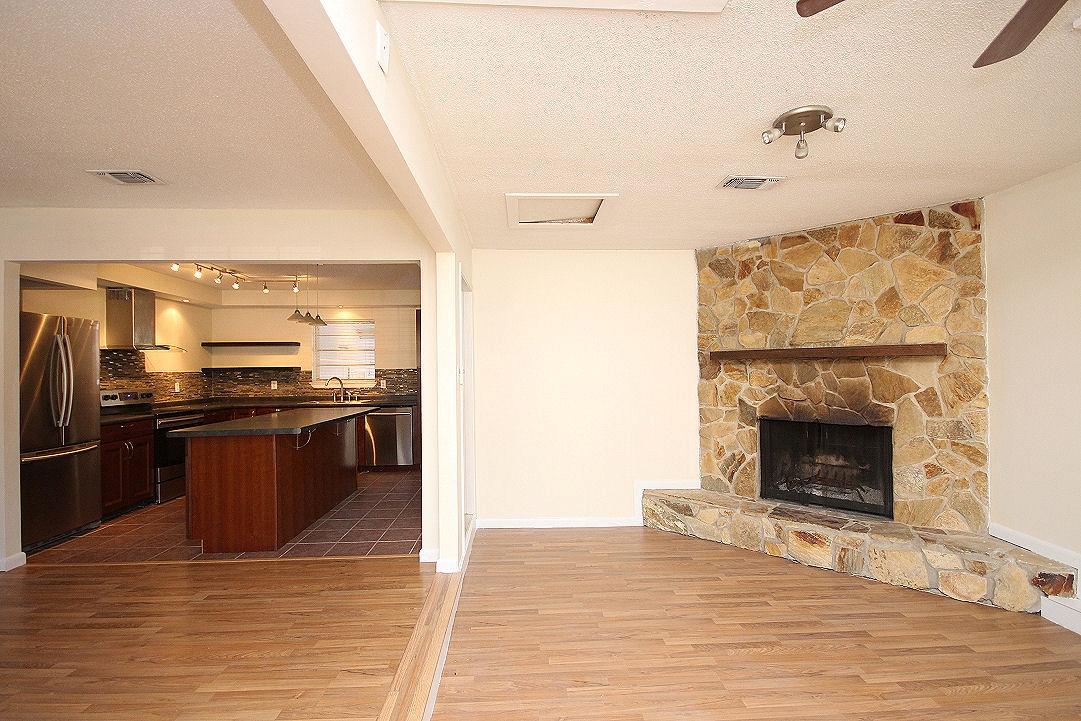 1406 Scott Road Niceville, FL 32578 - Photo 7 of 21 Living Room/Kitchen