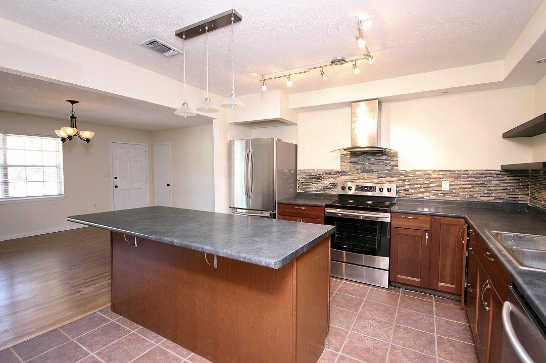 1406 Scott Road Niceville, FL 32578 - Photo 9 of 21 Kitchen(2)