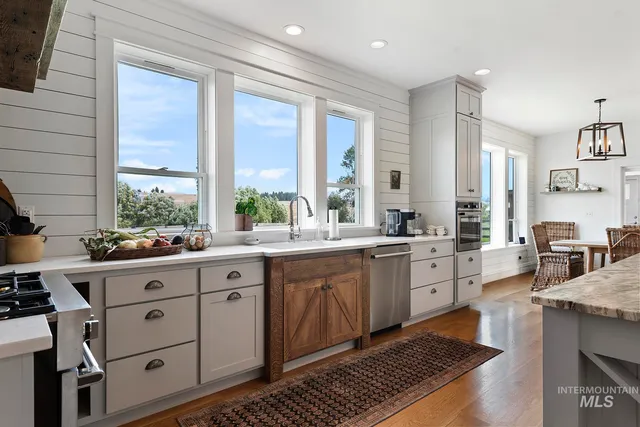 $9,950,000 | 55959 Highway 244, La Grande, OR 97850