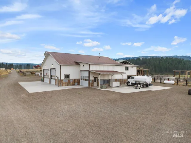 $9,950,000 | 55959 Highway 244, La Grande, OR 97850