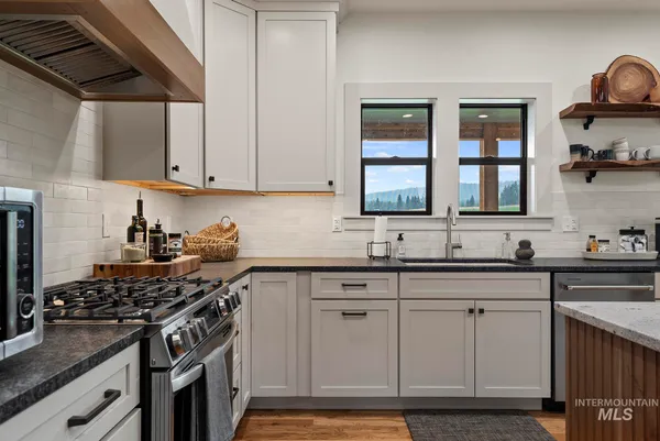 $9,950,000 | 55959 Highway 244, La Grande, OR 97850