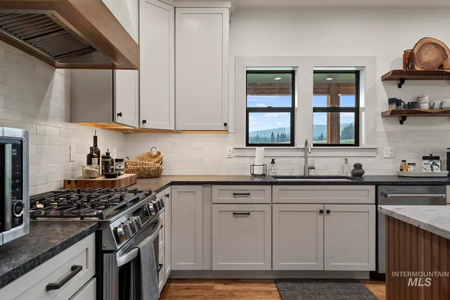 $9,950,000 | 55959 Highway 244, La Grande, OR 97850