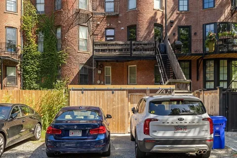 $1,059,000 | 16 Holyoke Street, Unit 2, Boston, MA 02116