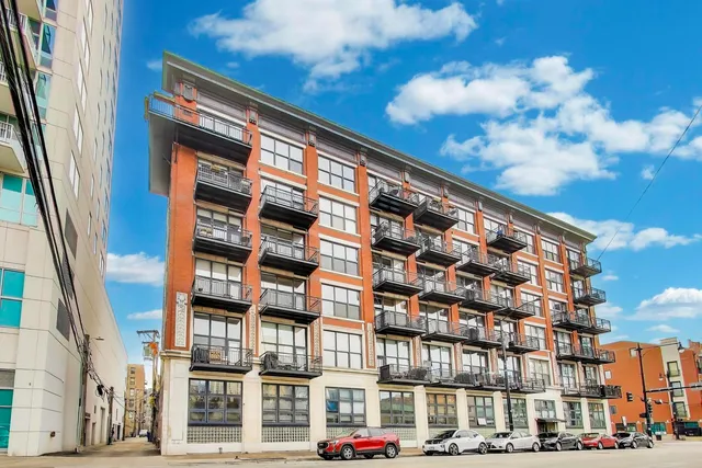 $265,000 | 1601 South Michigan Avenue, Unit 304, Chicago, IL 60616
