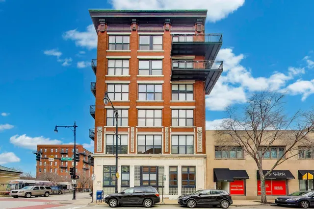 $265,000 | 1601 South Michigan Avenue, Unit 304, Chicago, IL 60616