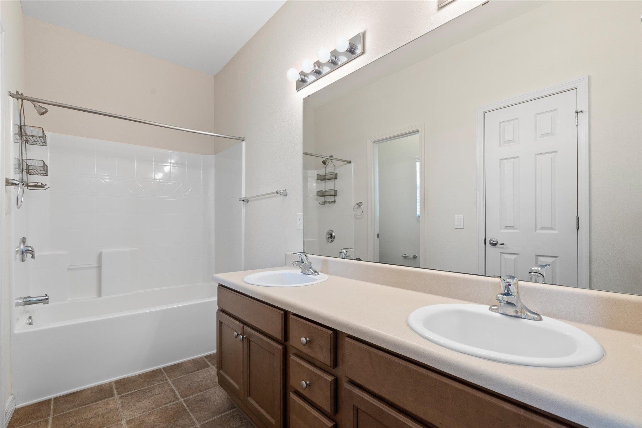 33153 Stables Drive, Unit 24A Daphne, AL 36527 - Photo 13 of 20