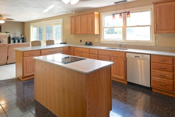 24 Reservoir Road Gloucester, MA 01930 - Photo 5 of 26