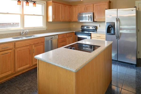 24 Reservoir Road Gloucester, MA 01930 - Photo 7 of 26