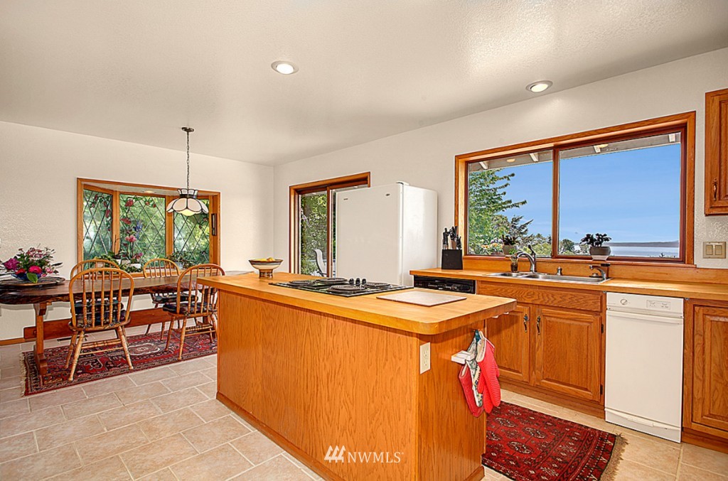 18760 Ridgefield Road Northwest Shoreline, WA 98177 - Photo 8 of 25