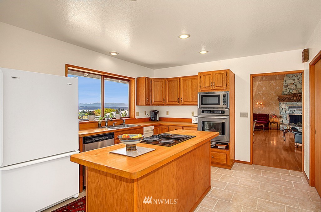 18760 Ridgefield Road Northwest Shoreline, WA 98177 - Photo 9 of 25