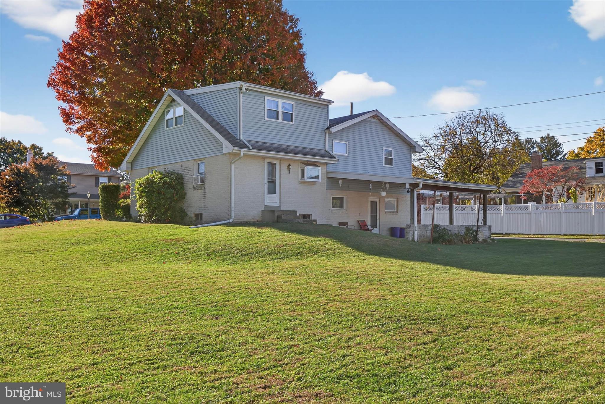 27 Rosemont Avenue Reading, PA 19607 - Photo 40 of 49 a front view of house with yard and lake
