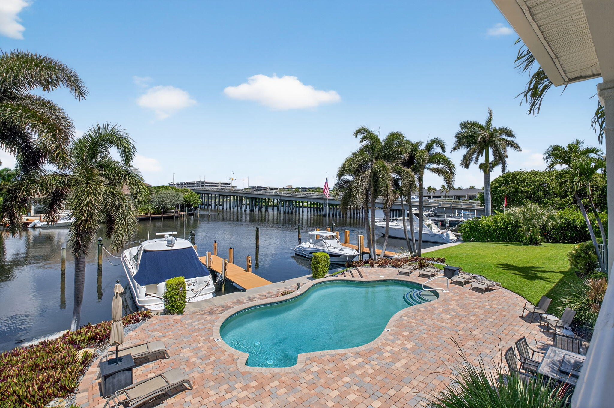 1710 South Ocean Boulevard, Unit 32 Delray Beach, FL 33483 - Photo 39 of 58 a view of a lake with couches and city view