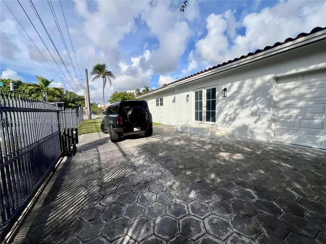 $2,250,000 | 1558 Sevilla Avenue, Coral Gables, FL 33134
