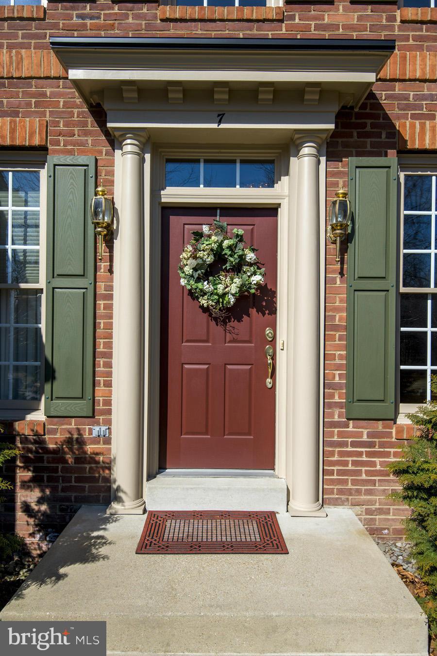 7 Watkins Row Edgewater, MD 21037 - Photo 2 of 29 Exterior (Front)