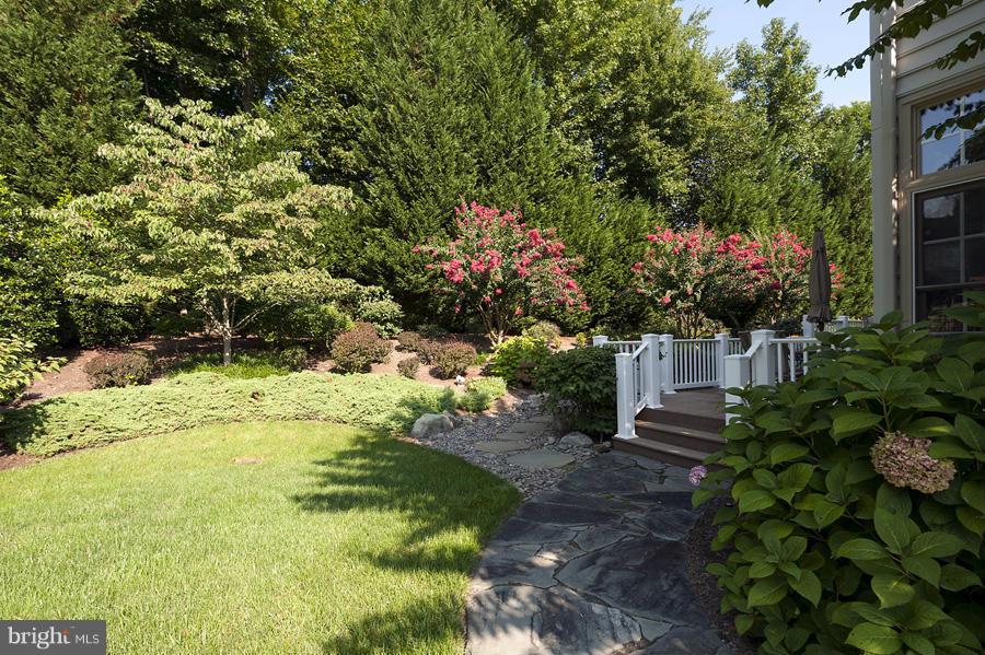 7 Watkins Row Edgewater, MD 21037 - Photo 20 of 29 Exterior (Rear)