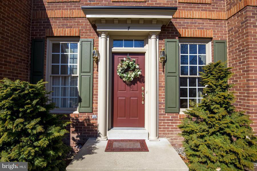 7 Watkins Row Edgewater, MD 21037 - Photo 24 of 29 Exterior (Front)