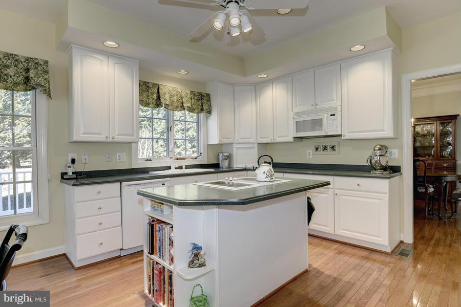 7 Watkins Row Edgewater, MD 21037 - Photo 10 of 29 Kitchen