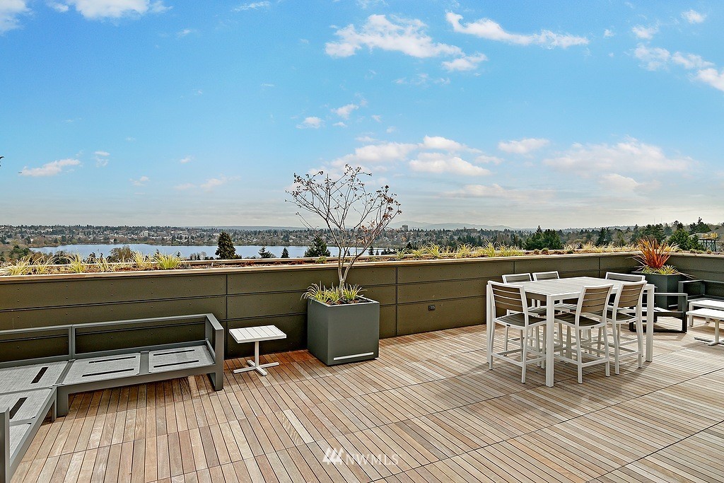 308 North 68th Street, Unit 301 Seattle, WA 98103 - Photo 19 of 21 Gallery Image 19