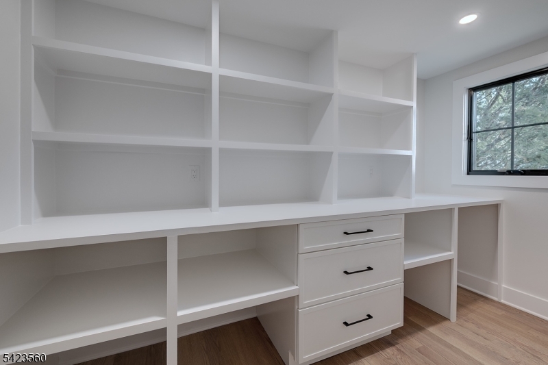 83 Orchard Road Chatham, NJ 07928 - Photo 8 of 40